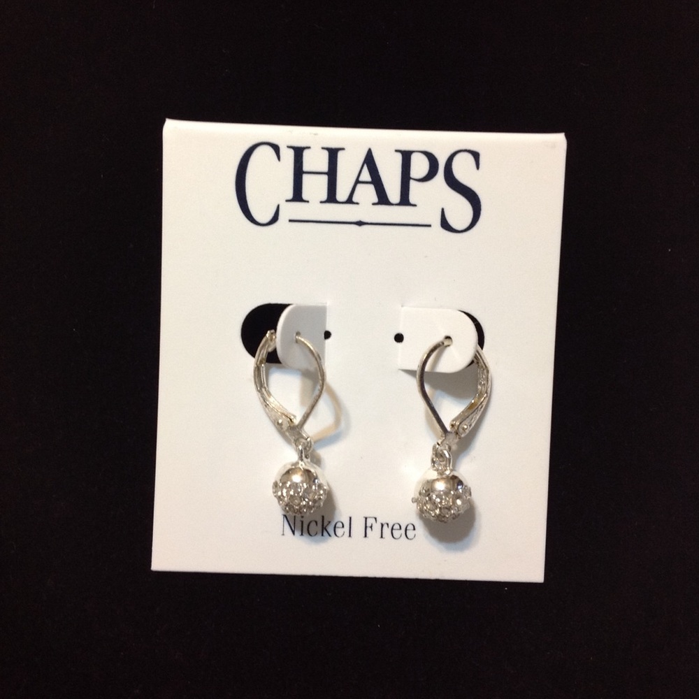 2 pair of earrings